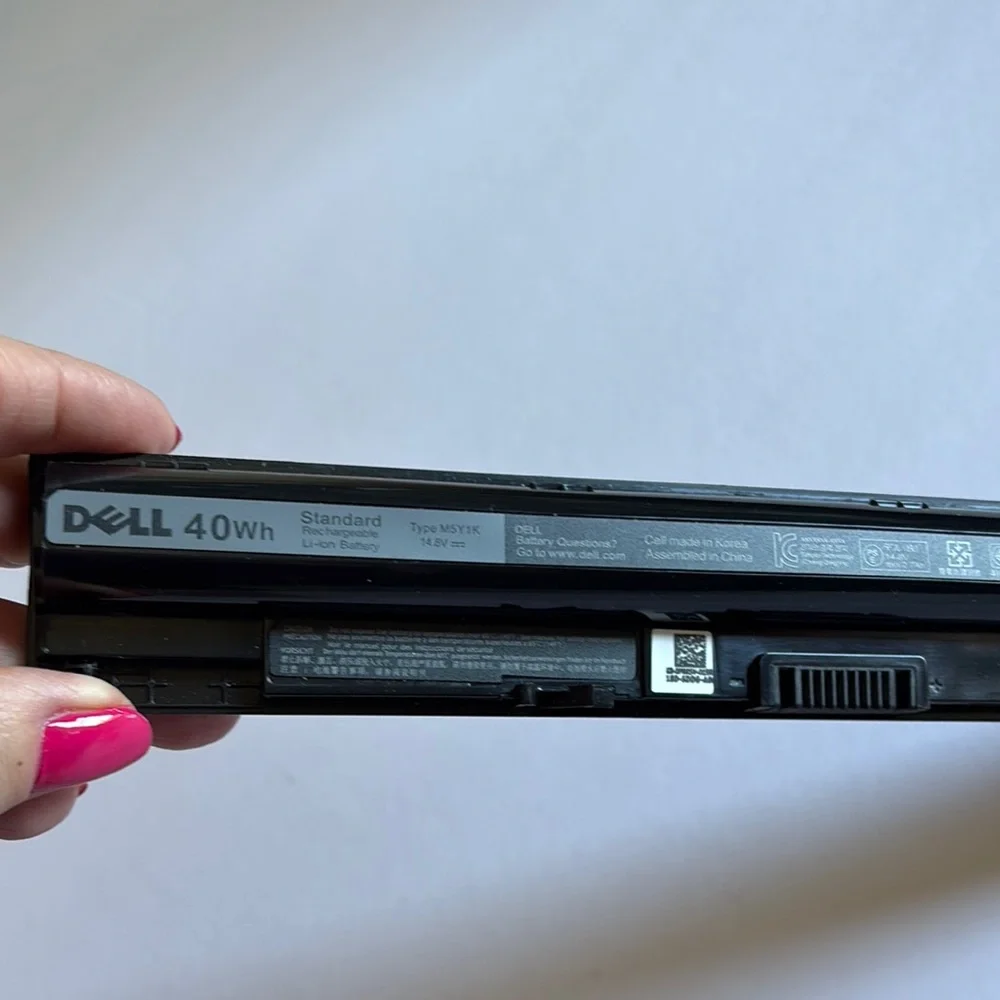 Dell 40 WHr 4-Cell Primary Lithium-Ion Battery, also known by M5Y1K or HD4J0